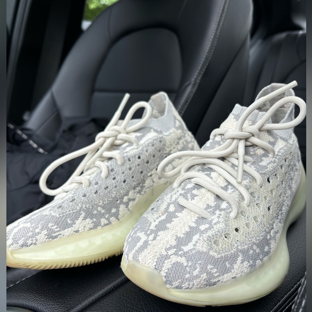 Yeezy Alien - image 2